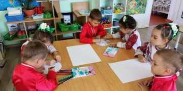 Ребята приняли участие в патриотической акции «Письмо солдату». Письма участникам спецоперации на Украине написали Темрюкские казачата, изображение №1 В районном казачьем обществе под руководством председателя Темрюкского районного отделения «Союза казачьей молодёжи Кубани»