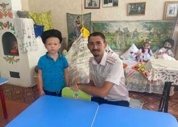 Атаман казачьего общества посетил детский сад хутора Куликовского