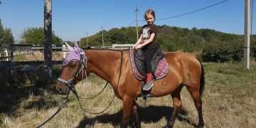 Атаман Мысхакского ХКО имени Сидора Белого подъесаул Андрей Артюхов провел экскурсию для подопечных учеников казачьих классов