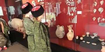 По приглашению Юрия Пишкина, директора Таманского музейного комплекса, была проведена экскурсия для казачат