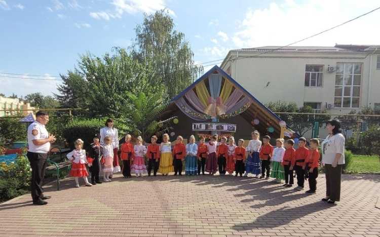 детский сад 1 с. Белая Глина стало традицией проводить развлечения, посвящённые началу учебного года