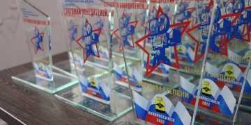 Лидер казачьей молодёжи региона наградил «Потомков победителей»