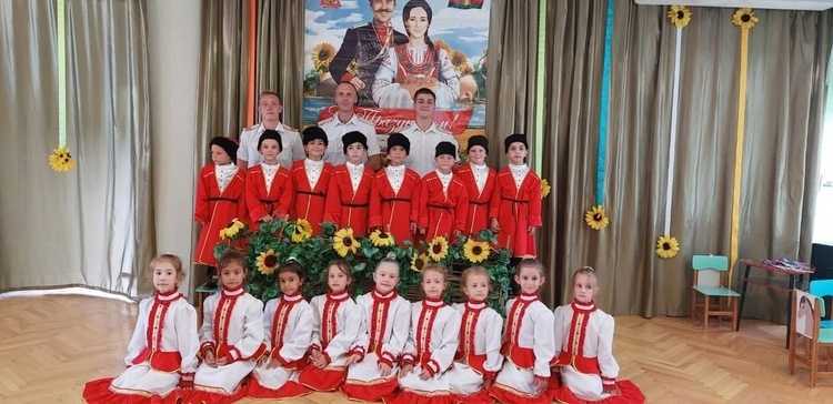 ПРАЗДНИК В « РОДНИЧКЕ»