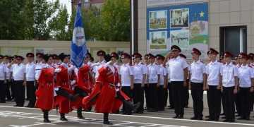 В торжественной церемонии Дня знаний на строевом плацу корпуса приняли участие много почётных гостей, среди которых – атаман Всероссийского казачьего общества