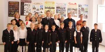 Лидер казачьей молодёжи совместно с представителем депутатского корпуса встретились с казачатами