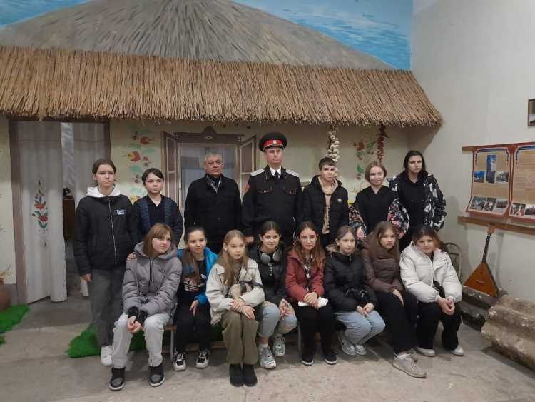 Для учеников казачьего класса организовали поход в музей истории казачества