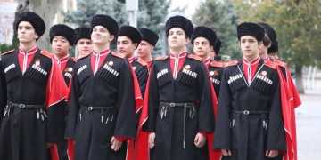 занятие для казачат по строевой подготовке