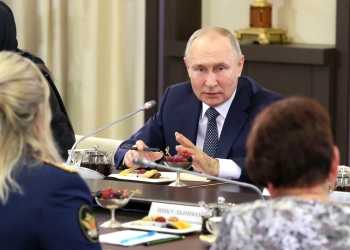 Президент России Владимир Путин высоко оценил выполнение казаками воинского долга в СВО