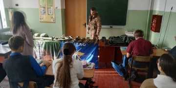 В Брюховецком районе прошла выставка макетов современного оружия и экипировки «Служить России»