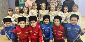 Ровно год назад 21 декабря 2021 года детскому саду №43 «Буратино» город-курорт Анапа был присвоен региональный статус «казачья образовательная организация»