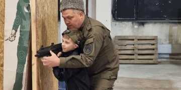 Для новороссийских казачат прошла экскурсия в военно-патриотический центр