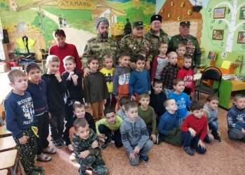В День героев Отечества казаки Адлерского РКО и ветераны боевых действий посетили казачий детский сад