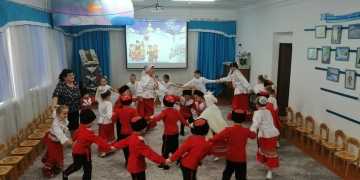 Дошкольники станицы Ленинградской отпраздновали святки