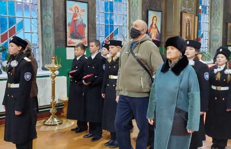 Казачата Курганинского района приняли участие в Рождественском богослужении