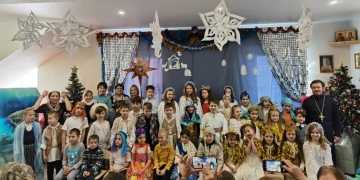 казаки общества закупили подарки не только для учеников младших казачьих классов двух подшефных сельских школ, но и для ребятни из многодетных и малообеспеченных семей