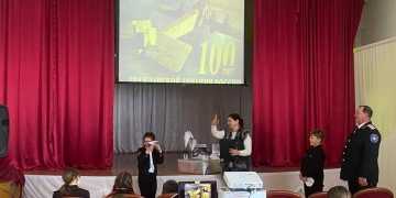 Для казачат школы № 24 казаки Уташенского ХКО провели информационный час, посвященный 100-летаю отечественной авиации