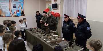 Казаки-поисковики посетили школу №78 поселка Головинка