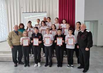В казачьей школе № 4 Тбилисского района проведен конкурс чтецов «Мы о войне стихами говорим»
