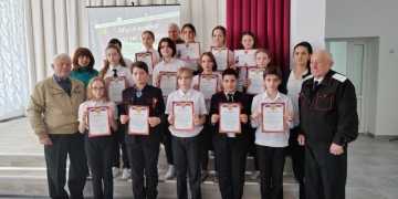 В казачьей школе № 4 Тбилисского района проведен конкурс чтецов «Мы о войне стихами говорим»