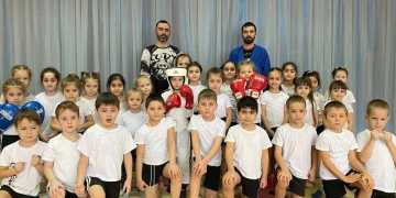 В МБДОУ № 10 станицы Нижнебаканской Крымского района прошла «Зарядка с чемпионом»