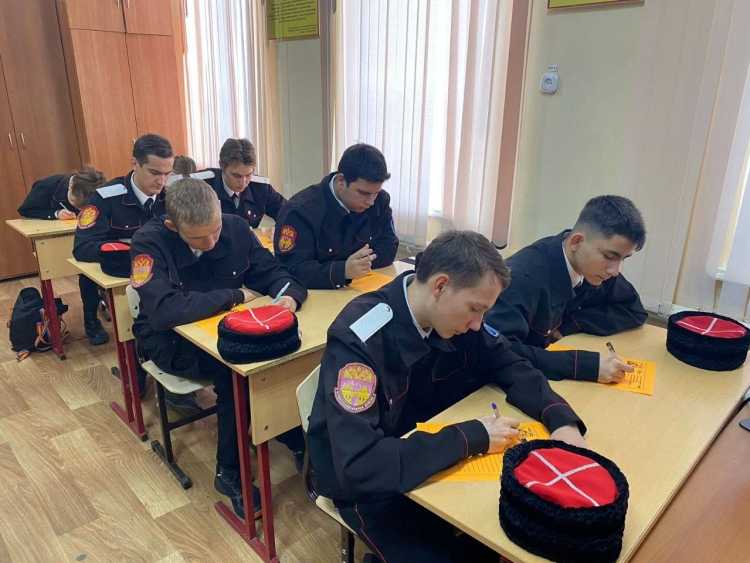 В период с 1 по 15 февраля в Краснодарском крае проходит Всероссийская молодежная акция «Письмо защитнику Отечества»