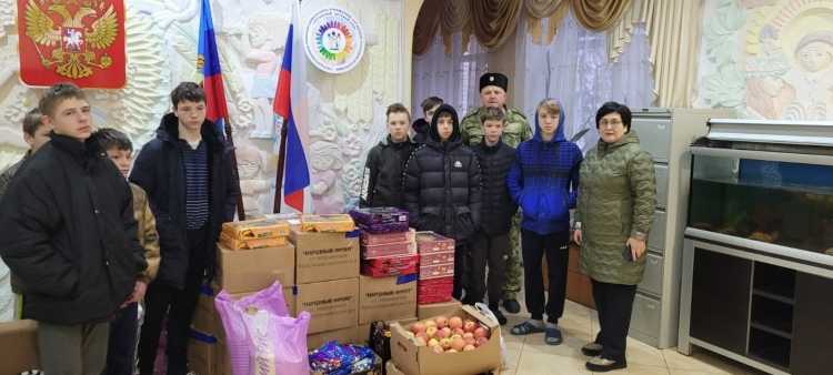 Активисты Красноармейского отделения Союза казачьей молодёжи Кубани доставили в ЛНР гуманитарную помощь
