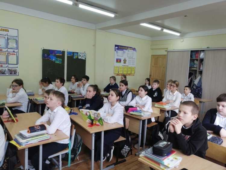 Казаки-наставники Адлерского РКО провели встречу с учениками класса казачьей направленности