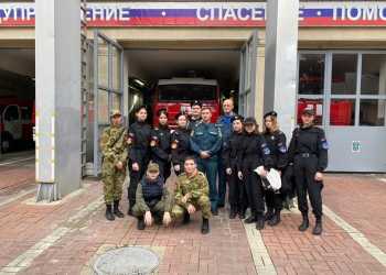 Казаки-работники МЧС провели экскурсию для воспитанников клуба «Святогорец» в сочинскую пожарную часть