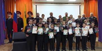 В казачьей школе № 24 станицы Раевской состоялось вручение подарков от казаков