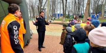 В станице Динской удивил жителей и распахнул свои двери «Мобильный мультимедийный музей истории Кубанского казачества»