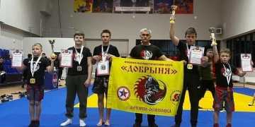 Юрий Буряков вручил боевые нагайки воспитанникам ВПК «Добрыня»