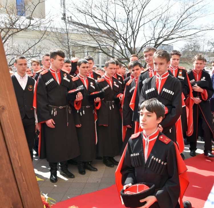 Активисты Союза казачьей молодёжи Кубани стали участниками открытия Православного фестиваля