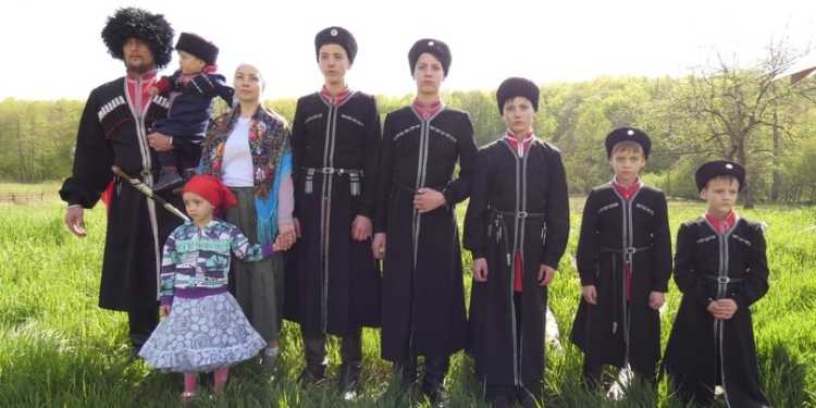 Пасхальное воскресенье казачьей семьи Могиных