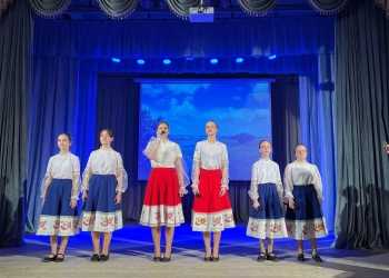В Центре развития творчества детей и юношества города Крымска прошла концертно - игровая программа «Казачата – удалые девчата»