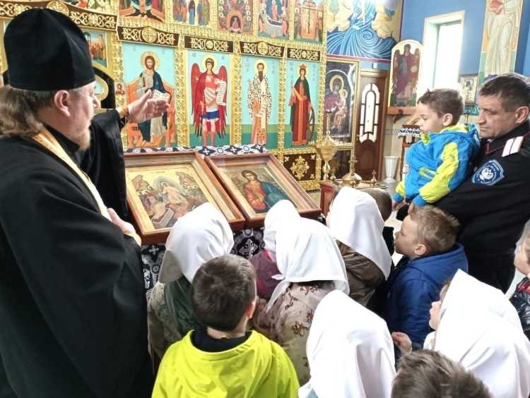 Воспитанники группы казачьей направленности «Юные казачата» посетили храм Архистратига Михаила