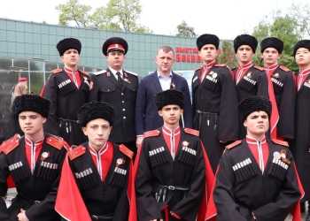 Активисты Союза казачьей молодёжи пообщались с мэром Краснодара