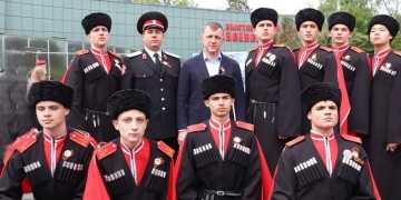 Активисты Союза казачьей молодёжи пообщались с мэром Краснодара