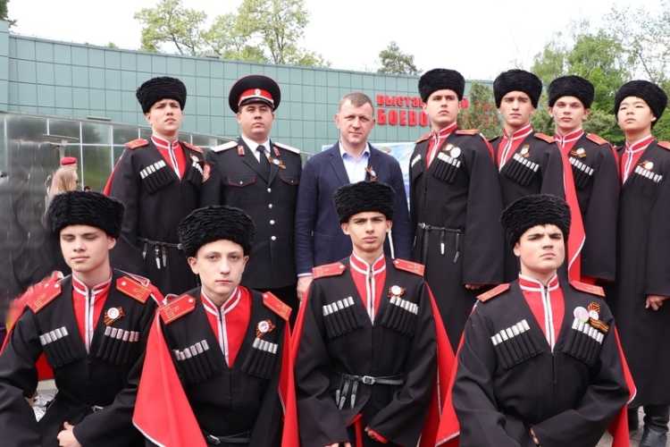Активисты Союза казачьей молодёжи пообщались с мэром Краснодара
