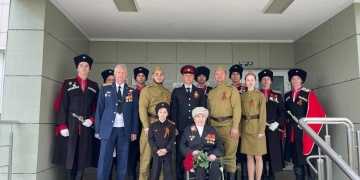 Поздравление ветерана Великой Отечественной войны Макаровой Тамары Антоновны активом Анапского отделения СКМК