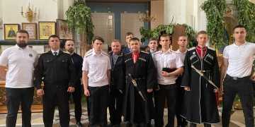 Активисты Союза казачьей молодёжи молитвенно отметили праздник Святой Троицы