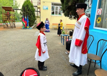 Ежегодно Туапсинский казачий детский сад «Голубая стрела» выпускает в школу группу «Черноморских казачат»