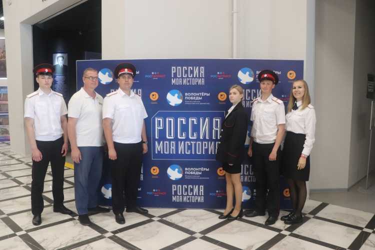 Краевой штаб Союза казачьей молодёжи Кубани посетил выставку «Русский Азов»