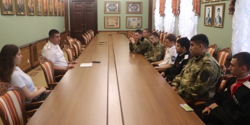 Председатель краевого штаба СКМК Владислав Кириченко встретился с активистами казачьей сотни техникума «Знание»