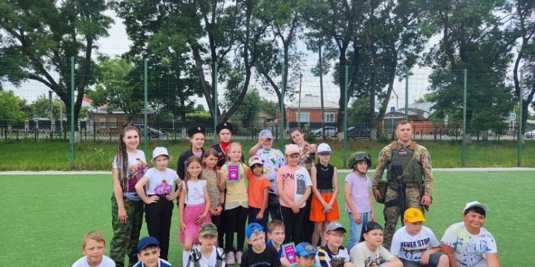 В пришкольном лагере Адыгеи ребятам рассказали о современном казачестве