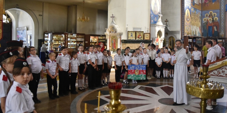 Казачья молодежь города Тихорецка побывала в войсковом соборе