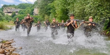 Кропоткинская молодежь приняла участие в военно-полевых сборах