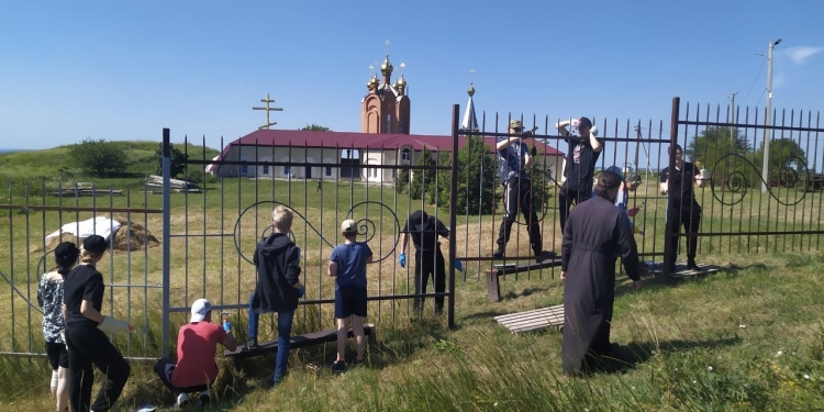 Курсанты КВПК "Гармата" приняли участие в благоустройстве духовно-патриотического мемориального комплекса Фортштадт