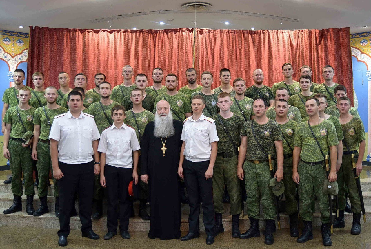 Настоятель Войскового собора благословил казачью молодежь Кубани на добрые дела