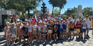 В ДК станицы Гостагаевской прошло патриотическое мероприятие «Героями не рождаются, героями становятся»