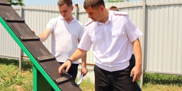 В х.Новокрасном идут работы по установке полосы препятствий в рамках гранта "Казачья застава"